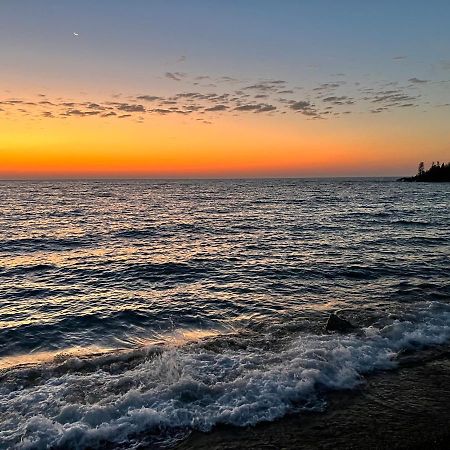 Shoreline Inn 그랜드 마레 외부 사진