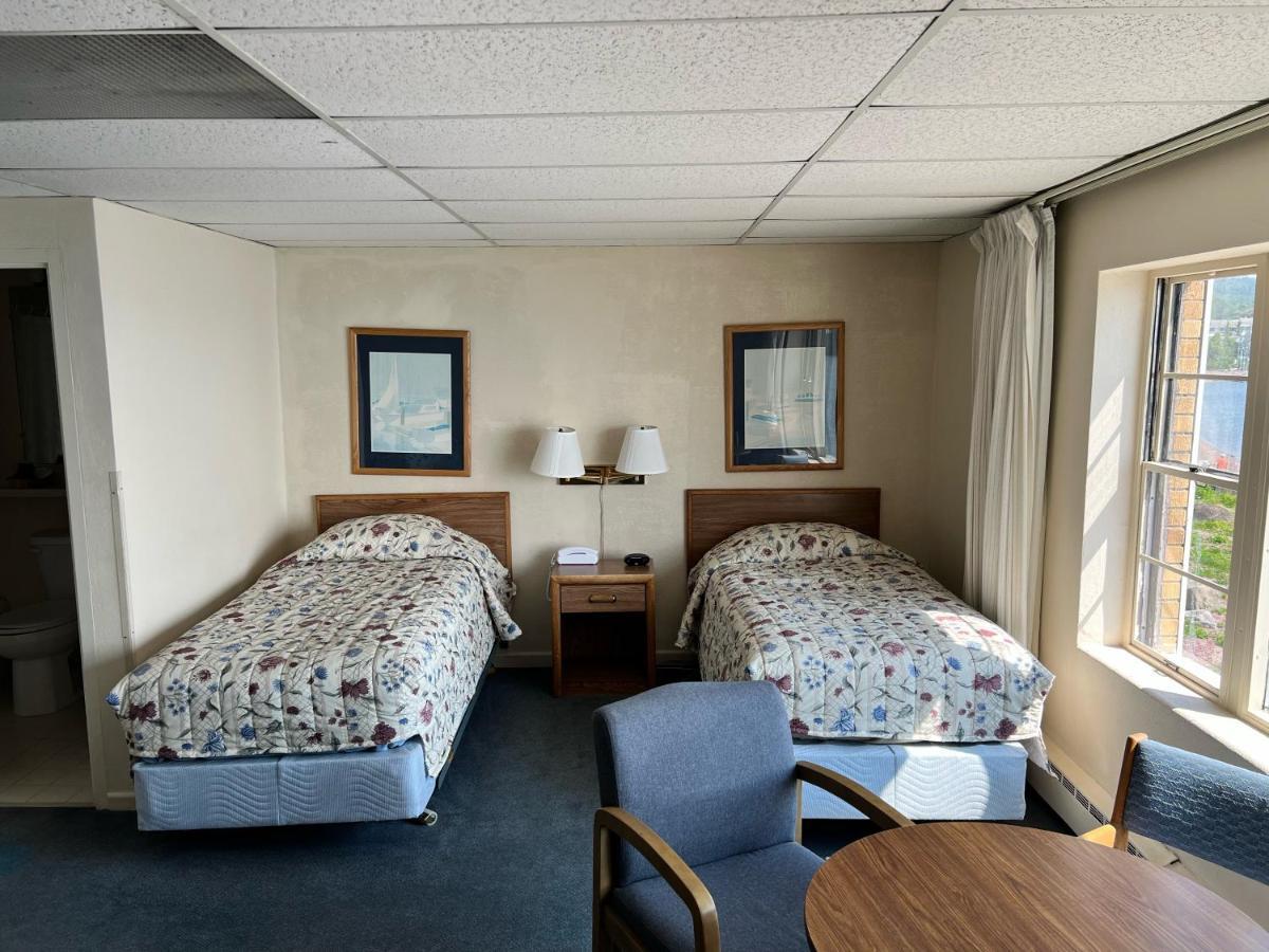 Shoreline Inn 그랜드 마레 외부 사진