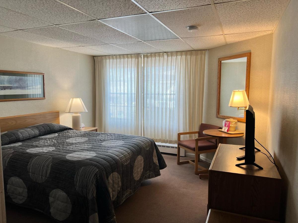 Shoreline Inn 그랜드 마레 외부 사진